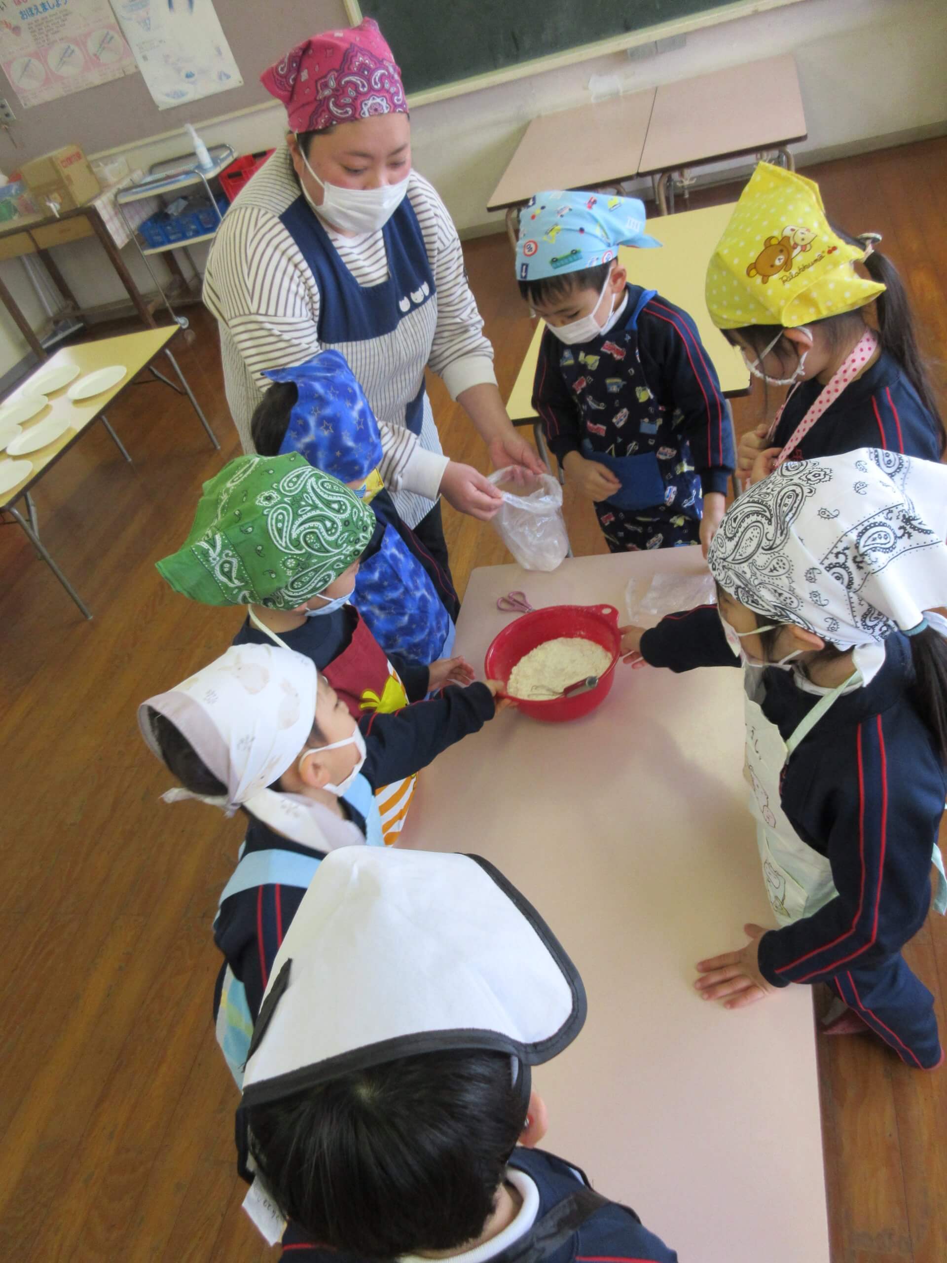 明日は何の日？